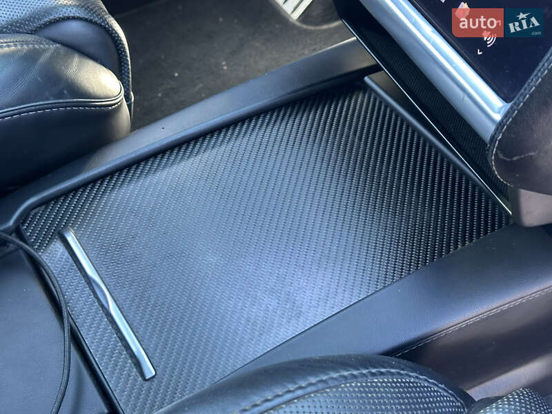 Позашляховик / Кросовер Tesla Model X 2016 в Вінниці