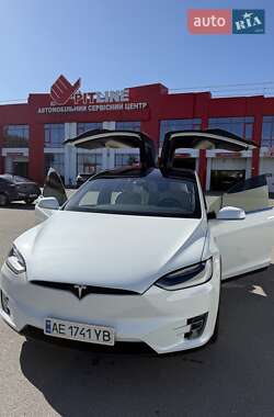 Позашляховик / Кросовер Tesla Model X 2020 в 