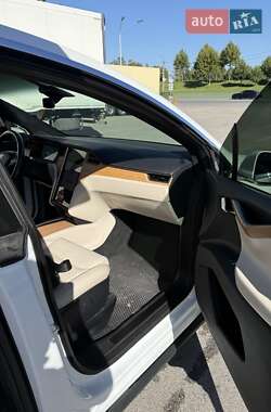 Позашляховик / Кросовер Tesla Model X 2020 в 