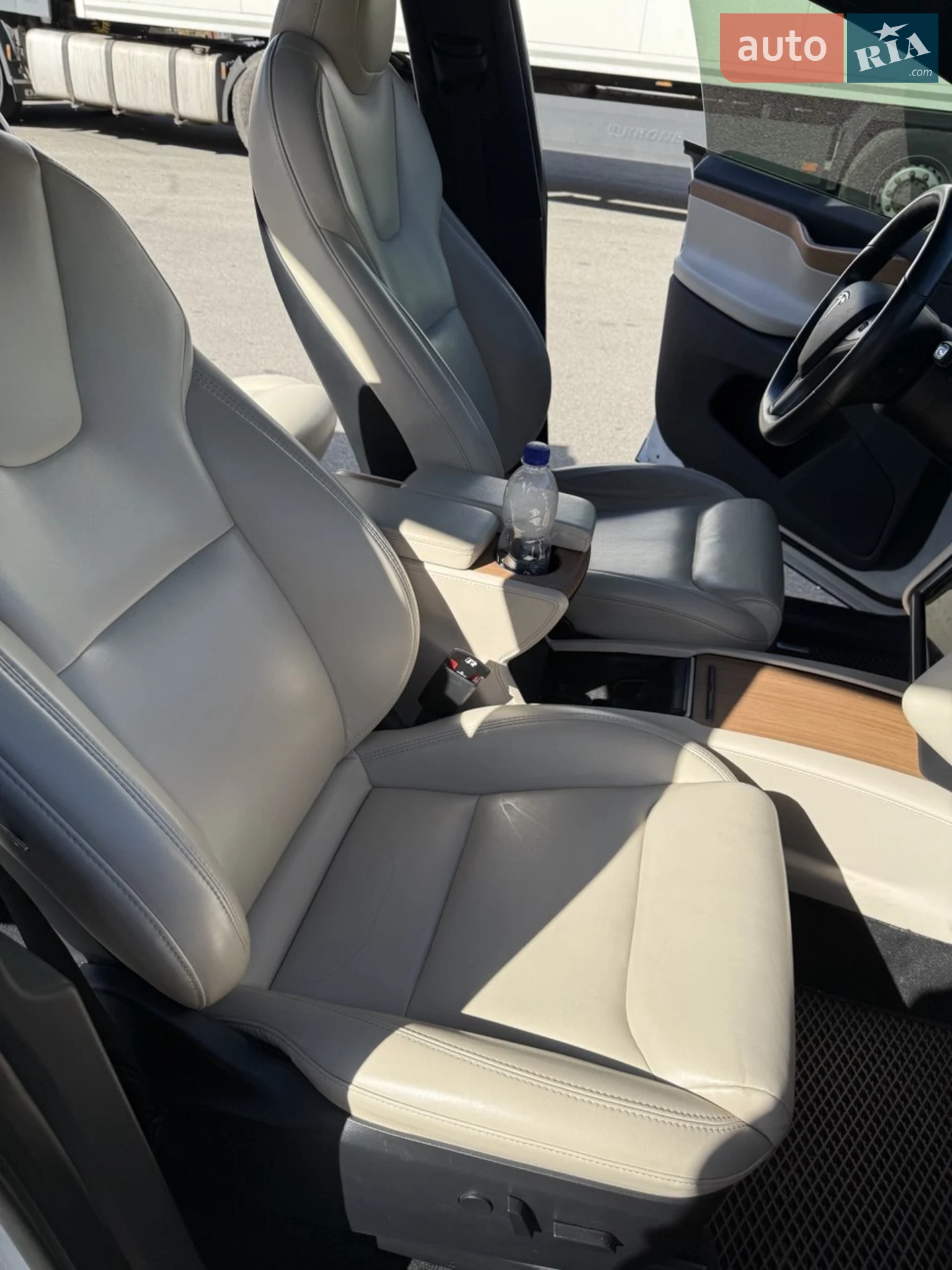 2020 Tesla Model X - мініатюра 18