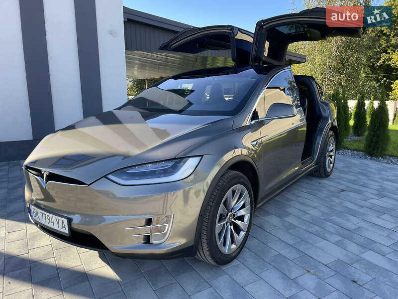 Внедорожник / Кроссовер Tesla Model X 2016 в Ивано-Франковске