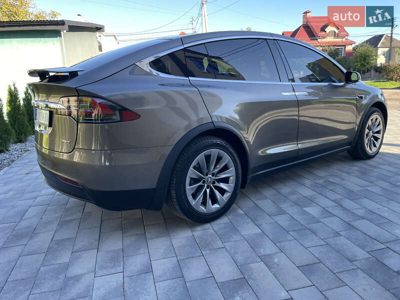 Внедорожник / Кроссовер Tesla Model X 2016 в Ивано-Франковске
