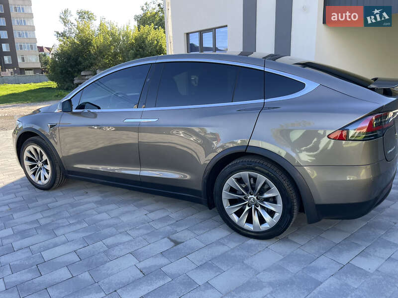 Внедорожник / Кроссовер Tesla Model X 2016 в Ивано-Франковске