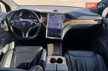 Позашляховик / Кросовер Tesla Model X 2017 в 