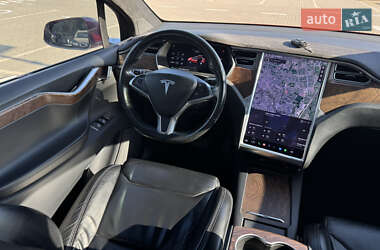 Позашляховик / Кросовер Tesla Model X 2017 в 