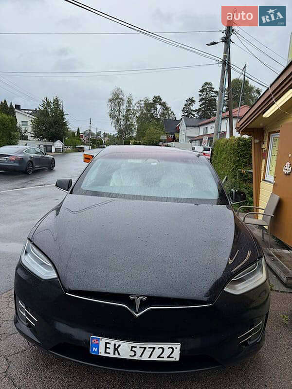 Tesla Model X 2017