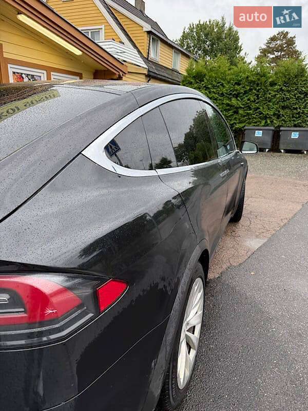 Позашляховик / Кросовер Tesla Model X 2017 в Одесі