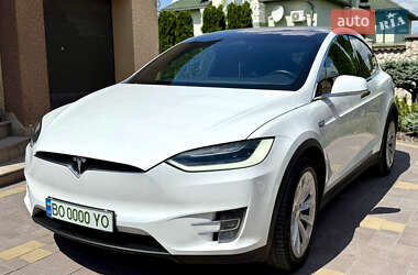 Позашляховик / Кросовер Tesla Model X 2017 в 