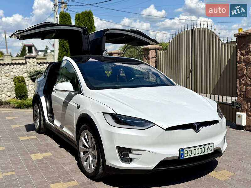 Внедорожник / Кроссовер Tesla Model X 2017 в Тернополе