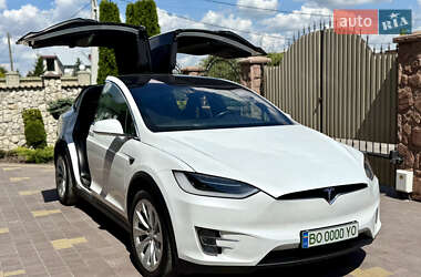 Позашляховик / Кросовер Tesla Model X 2017 в 