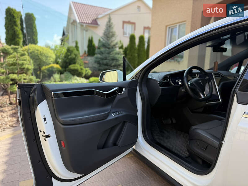 Внедорожник / Кроссовер Tesla Model X 2017 в Тернополе