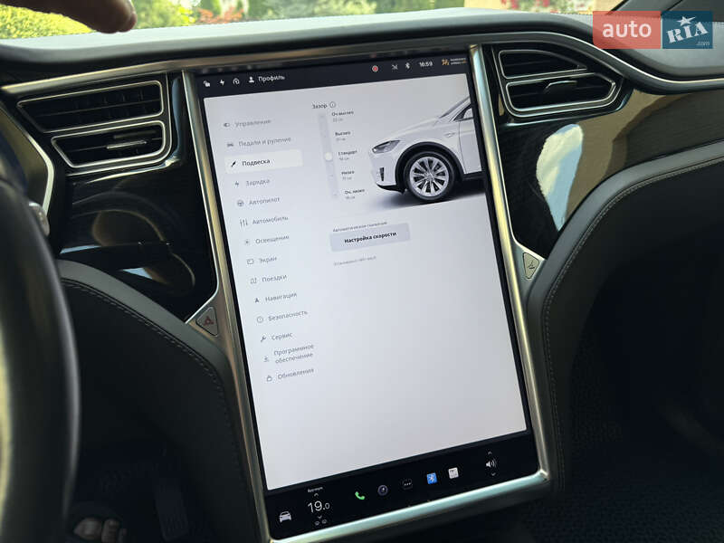 Внедорожник / Кроссовер Tesla Model X 2017 в Тернополе