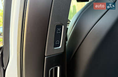 Позашляховик / Кросовер Tesla Model X 2017 в 