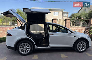 Позашляховик / Кросовер Tesla Model X 2017 в 