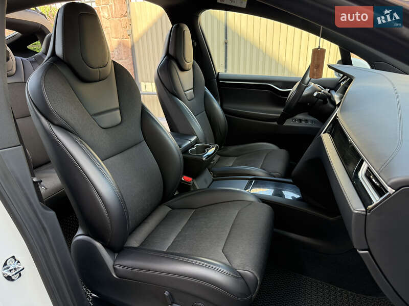 Внедорожник / Кроссовер Tesla Model X 2017 в Тернополе