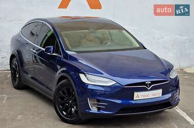 Позашляховик / Кросовер Tesla Model X 2016 в 
