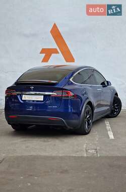 Позашляховик / Кросовер Tesla Model X 2016 в 