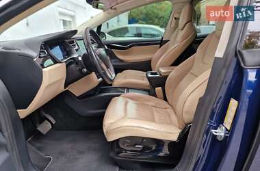 Позашляховик / Кросовер Tesla Model X 2016 в 