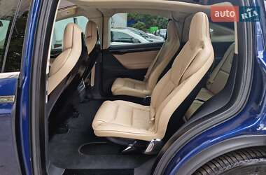 Позашляховик / Кросовер Tesla Model X 2016 в 
