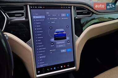 Позашляховик / Кросовер Tesla Model X 2016 в 