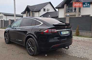 Позашляховик / Кросовер Tesla Model X 2017 в 