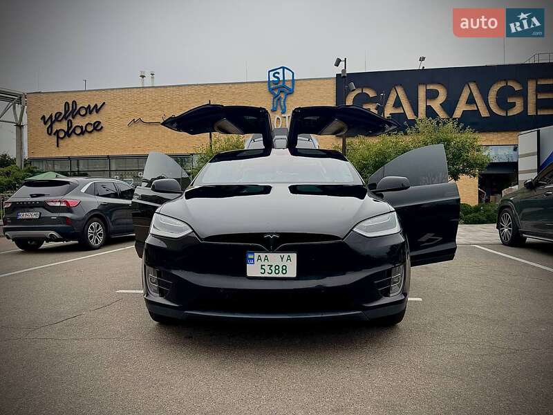 Внедорожник / Кроссовер Tesla Model X 2016 в 