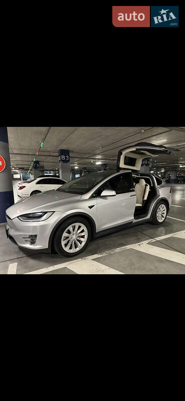 Tesla Model X 2017