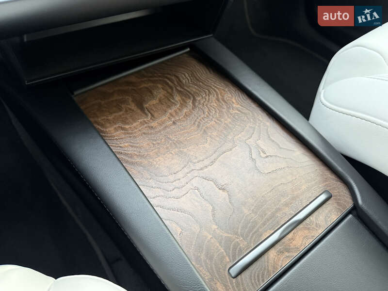 Позашляховик / Кросовер Tesla Model X 2019 в Дніпрі фото 32 Позашляховик / Кросовер Tesla Model X 2019 в Дніпрі