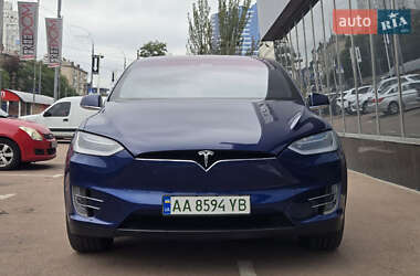 Позашляховик / Кросовер Tesla Model X 2017 в 
