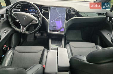 Позашляховик / Кросовер Tesla Model X 2017 в 