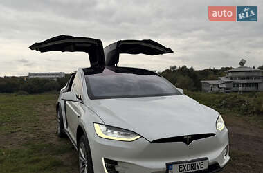 Позашляховик / Кросовер Tesla Model X 2019 в 