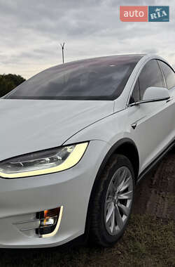 Позашляховик / Кросовер Tesla Model X 2019 в 