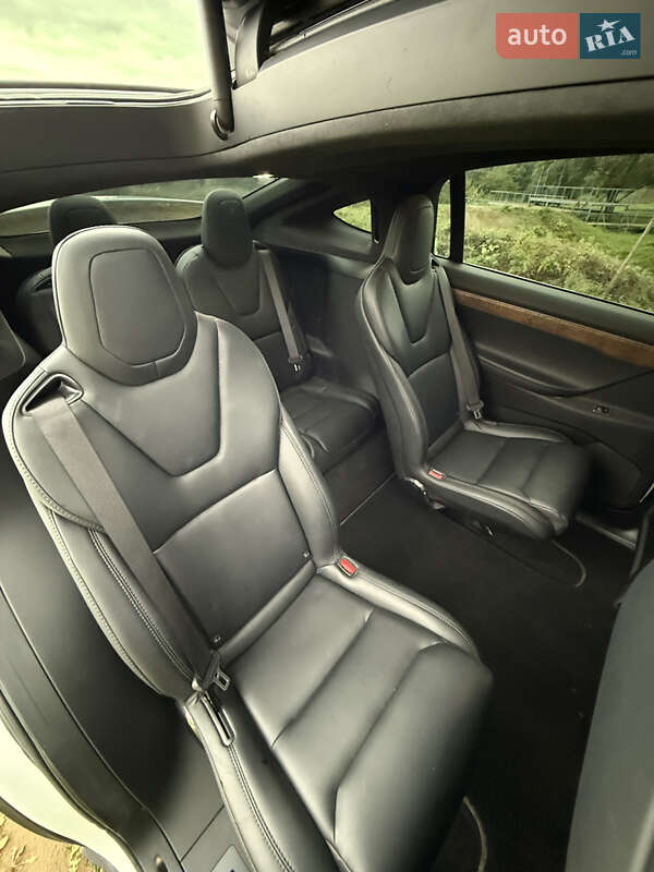 Внедорожник / Кроссовер Tesla Model X 2019 в Черновцах