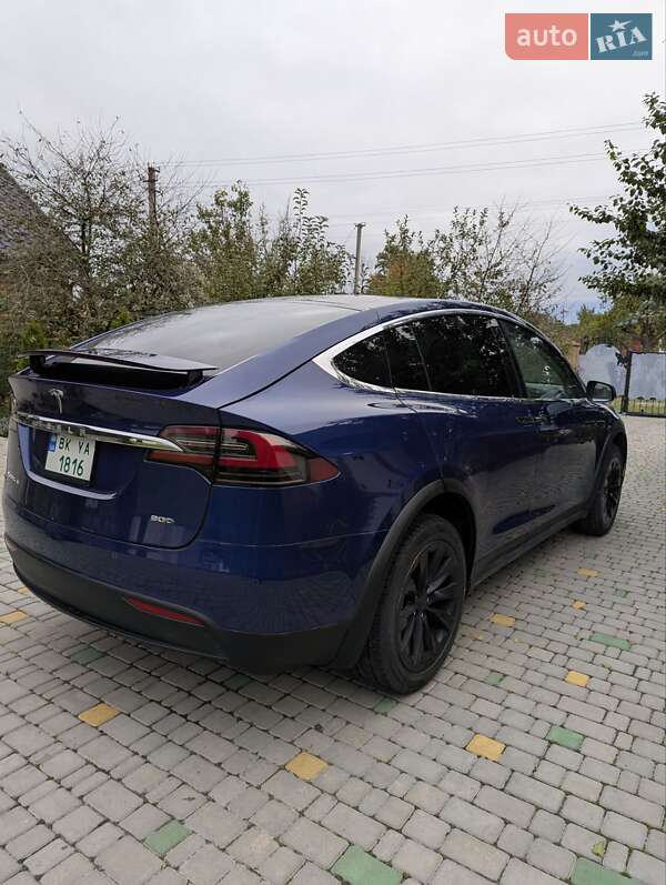 Позашляховик / Кросовер Tesla Model X 2017 в Рівному