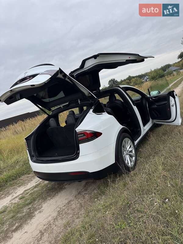 Позашляховик / Кросовер Tesla Model X 2020 в Києві фото 42 Позашляховик / Кросовер Tesla Model X 2020 в Києві