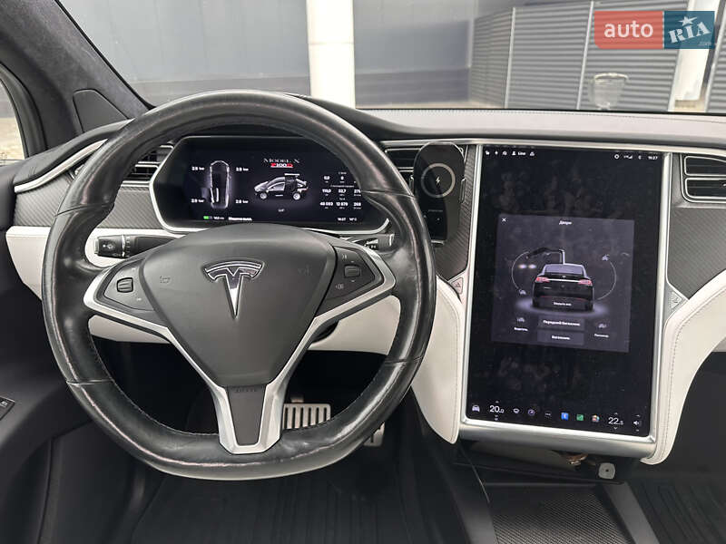 Позашляховик / Кросовер Tesla Model X 2018 в Києві