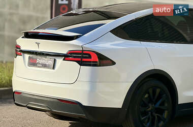 Позашляховик / Кросовер Tesla Model X 2022 в 