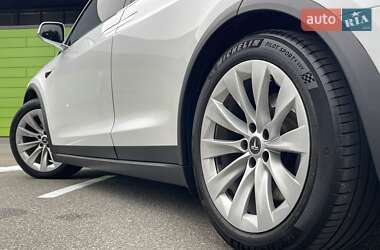 Внедорожник / Кроссовер Tesla Model X 2019 в 