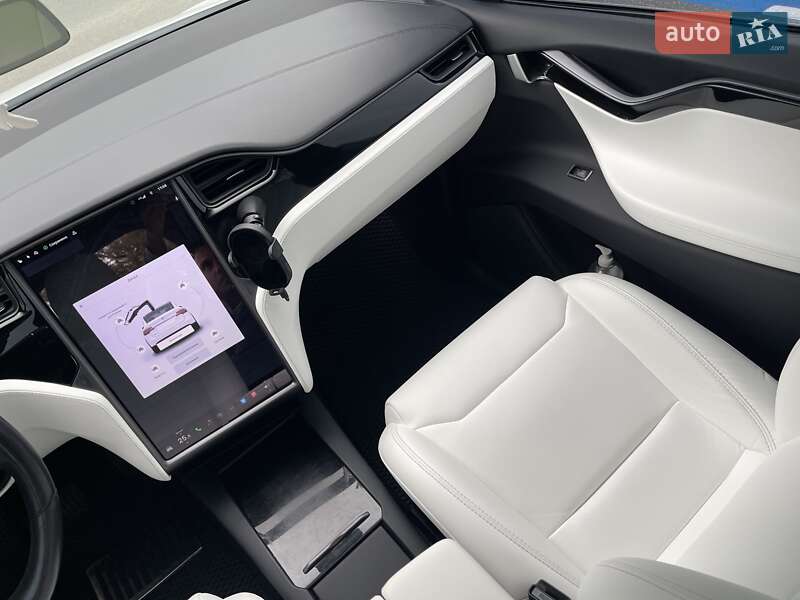 Внедорожник / Кроссовер Tesla Model X 2019 в Киеве