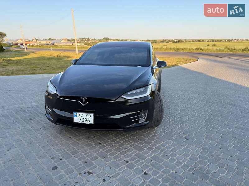 Позашляховик / Кросовер Tesla Model X 2018 в Дрогобичі