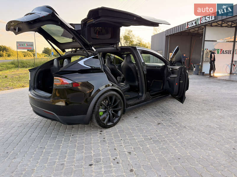 Позашляховик / Кросовер Tesla Model X 2018 в Дрогобичі