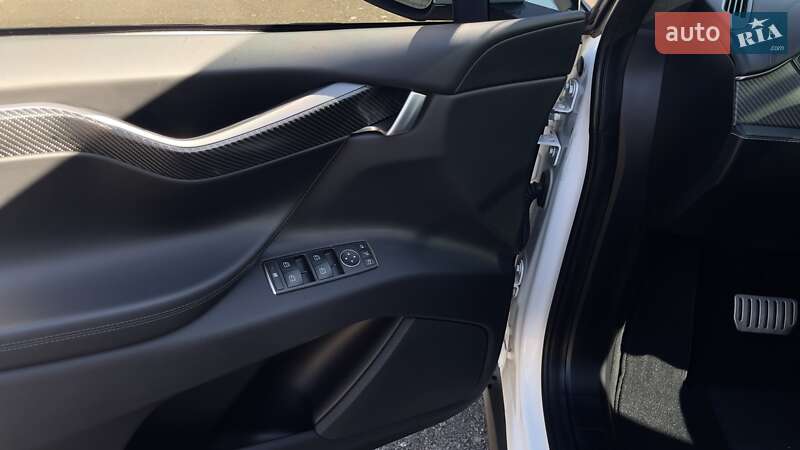 Позашляховик / Кросовер Tesla Model X 2019 в Києві фото 14 Позашляховик / Кросовер Tesla Model X 2019 в Києві