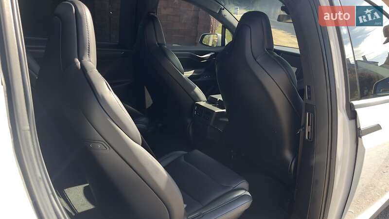 Позашляховик / Кросовер Tesla Model X 2019 в Києві фото 17 Позашляховик / Кросовер Tesla Model X 2019 в Києві