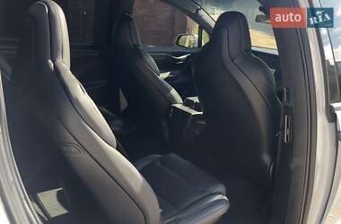 Позашляховик / Кросовер Tesla Model X 2019 в 