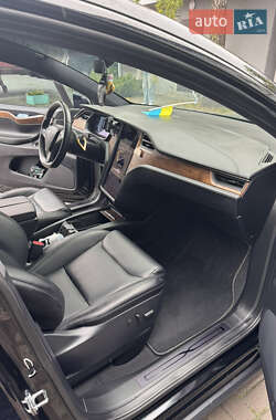 Tesla Model X 2020