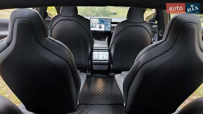 Позашляховик / Кросовер Tesla Model X 2023 в Новояворівську