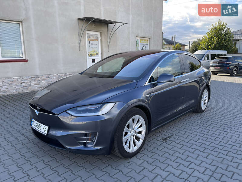 Tesla Model X 2017