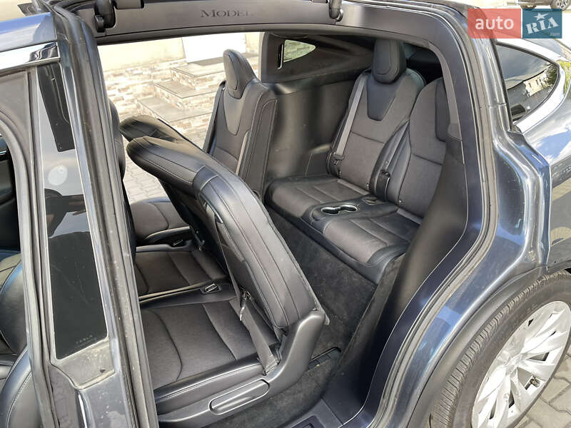 Внедорожник / Кроссовер Tesla Model X 2017 в Луцке