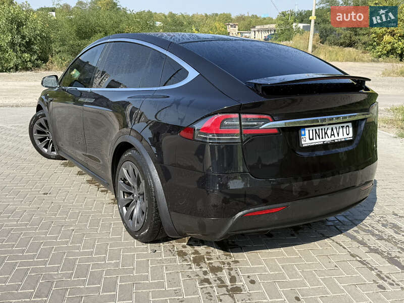Позашляховик / Кросовер Tesla Model X 2017 в Кропивницькому