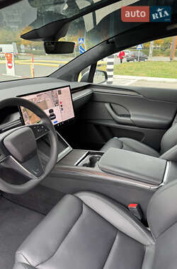 Позашляховик / Кросовер Tesla Model X 2024 в 